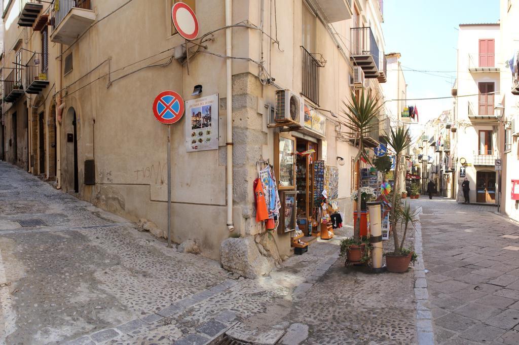 Appartamento Seminario Cefalù Rum bild